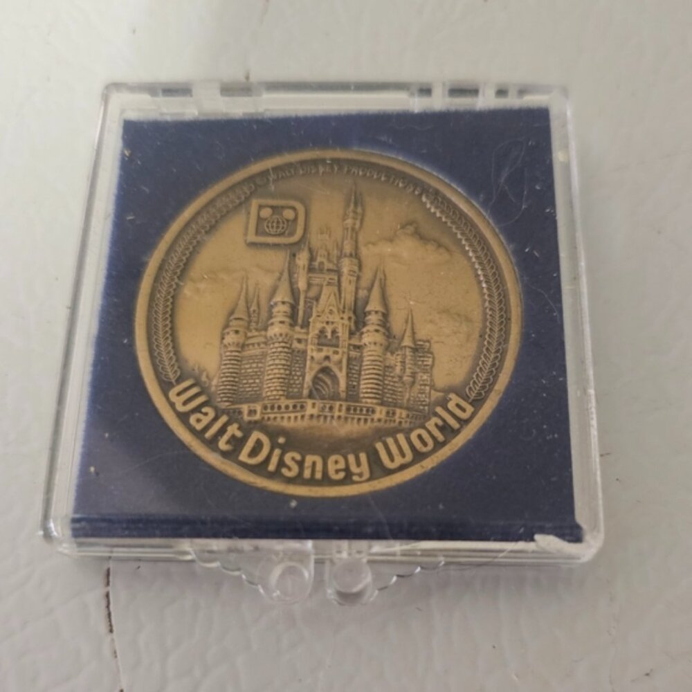 Vintage Walt Disney World  5 lands Medallion